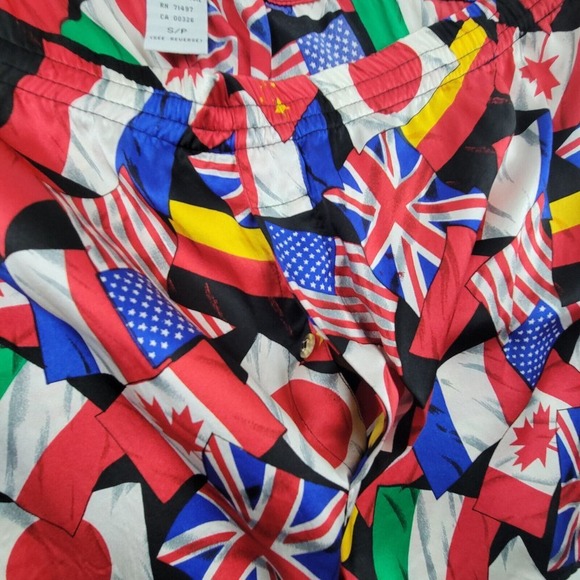 Vintage Joe Boxer Silk International Flag Shorts Mens Small S AOP All Over Print - Picture 1 of 8